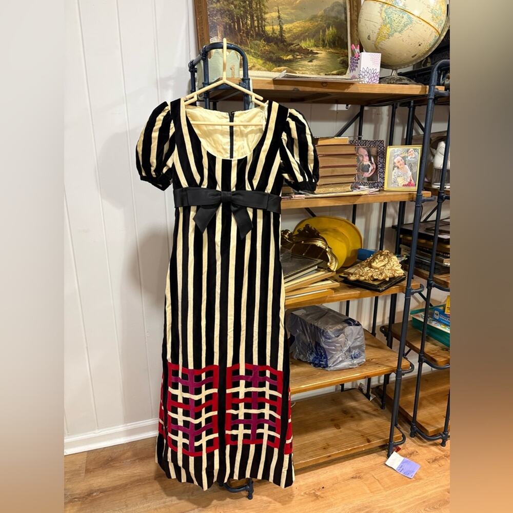 70s regency velvet maxi dress - Picture 4 of 15